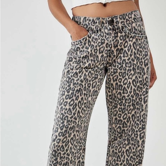 BDG LOW RISE DENIM - Picture 2 of 4